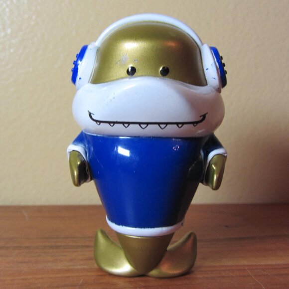 Ryan’s World Mini figure gold Gil shark (W5362) - Picture 1 of 6